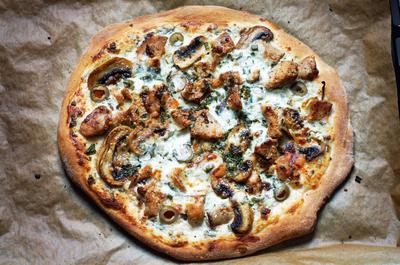 A lot of mushrooms on this pizza! A lot of mushrooms on this pizza!