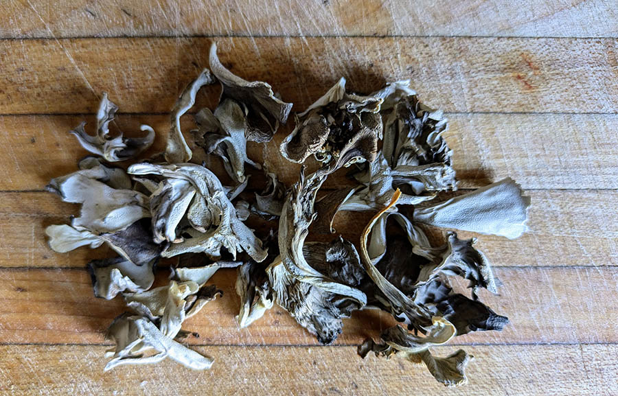 Dried Maitake Mushrooms